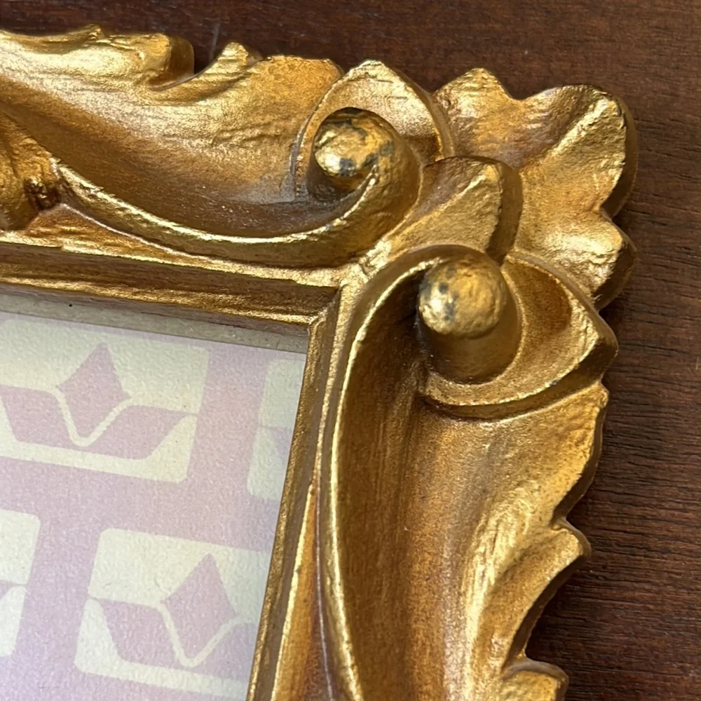 Vintage 1972 ornate Hollywood Regency photo frame Woolworth Woolco 8 x 10